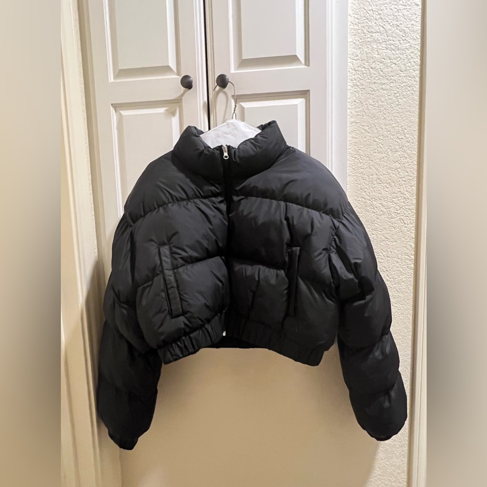 Cropped puffy jacket